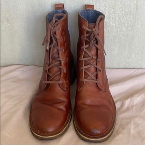 Clarks The original desert Boots size 8